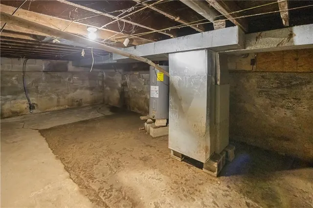 $87,000 | 325 East Lake Street, Marceline, MO 64658