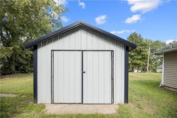 $82,900 | 325 East Lake Street, Marceline, MO 64658