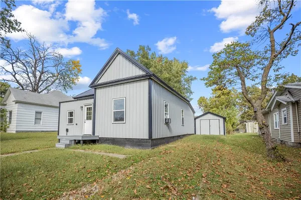 $82,900 | 325 East Lake Street, Marceline, MO 64658