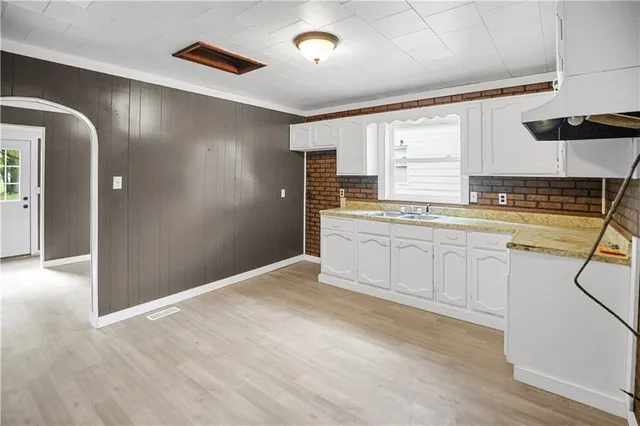 $87,000 | 325 East Lake Street, Marceline, MO 64658