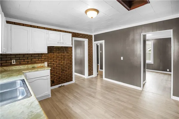 $82,900 | 325 East Lake Street, Marceline, MO 64658