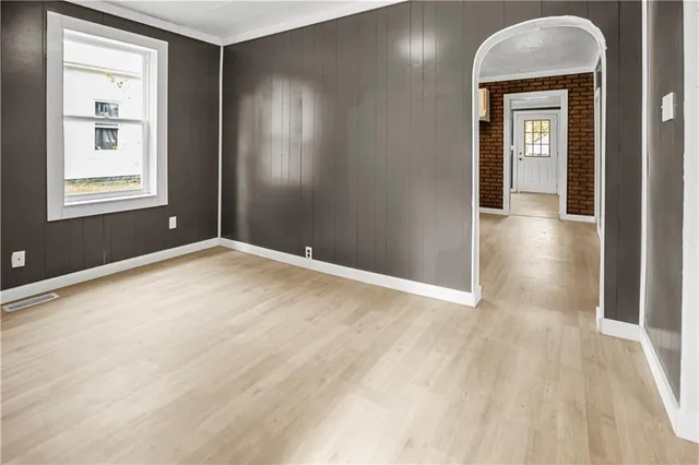 $87,000 | 325 East Lake Street, Marceline, MO 64658