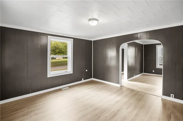 $87,000 | 325 East Lake Street, Marceline, MO 64658