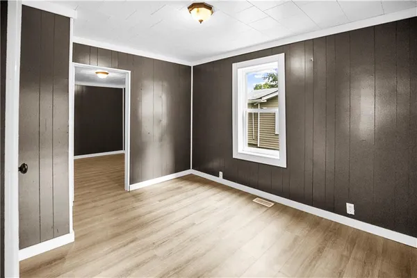 $82,900 | 325 East Lake Street, Marceline, MO 64658