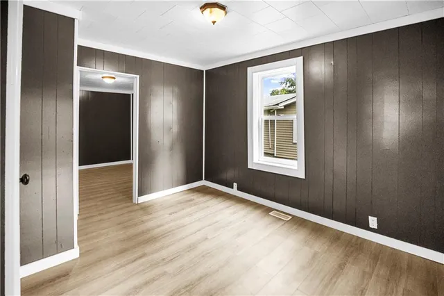 $87,000 | 325 East Lake Street, Marceline, MO 64658