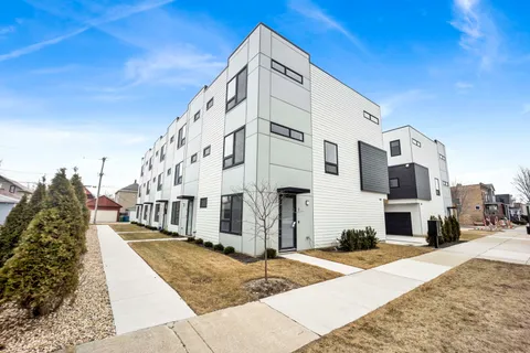 $625,000 | 944 Beloit Avenue, Unit 2, Forest Park, IL 60130