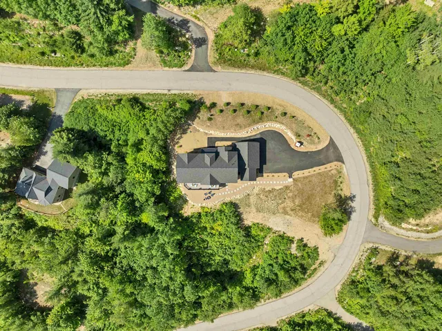 $1,895,000 | 83 Parker Ridge Road, Bartlett, NH 03812