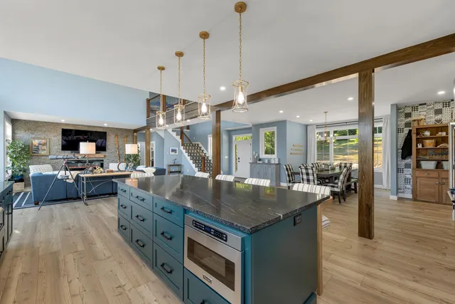 $1,895,000 | 83 Parker Ridge Road, Bartlett, NH 03812