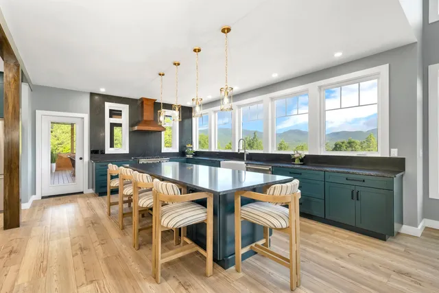 $1,895,000 | 83 Parker Ridge Road, Bartlett, NH 03812