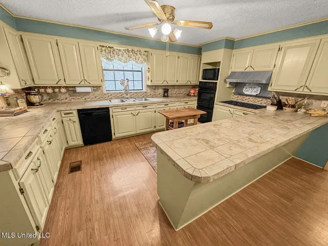 $699,000 | 5 Spokane Road, Natchez, MS 39120