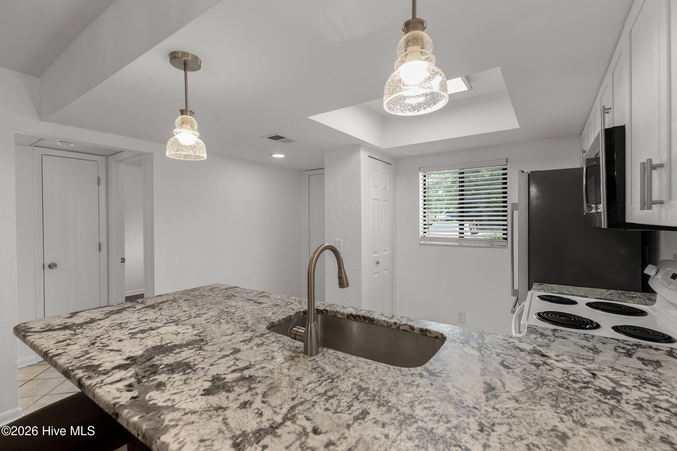 4313 Holly Tree Road Wilmington, NC 28412 - Photo 9 of 34