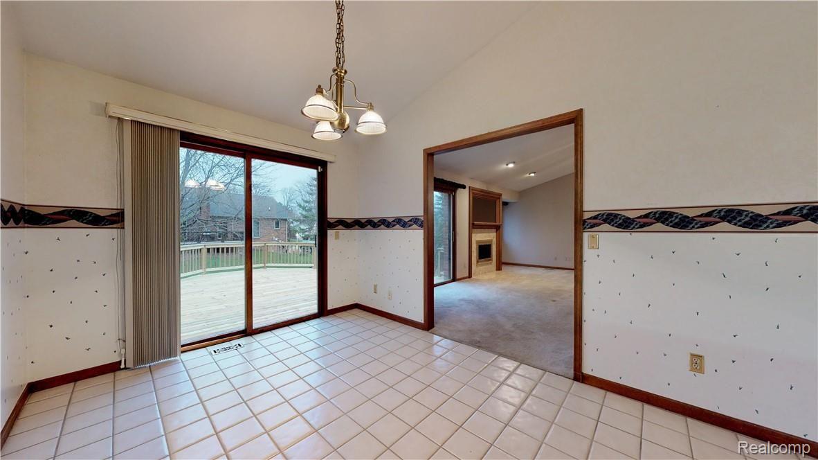 296 Pepper Tree Lane Rochester, MI 48309 - Photo 20 of 38 296-Pepper-Tree-breakfast-nook-2.jpg