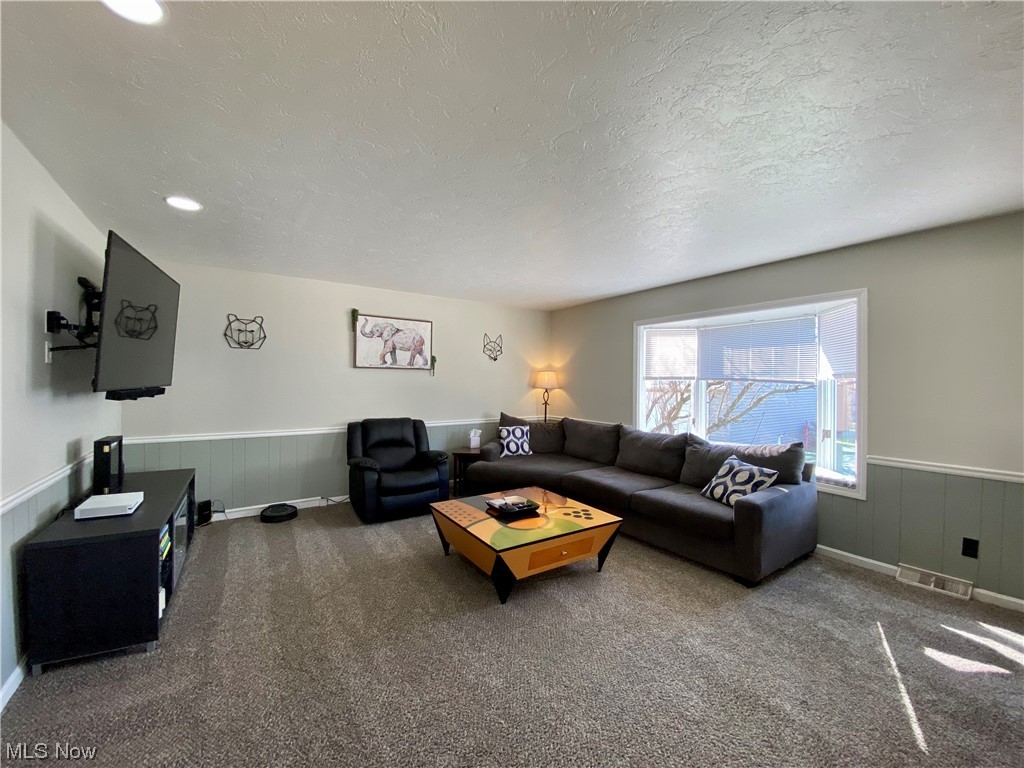 1296 Lander Road Cleveland, OH 44124 - Photo 12 of 35