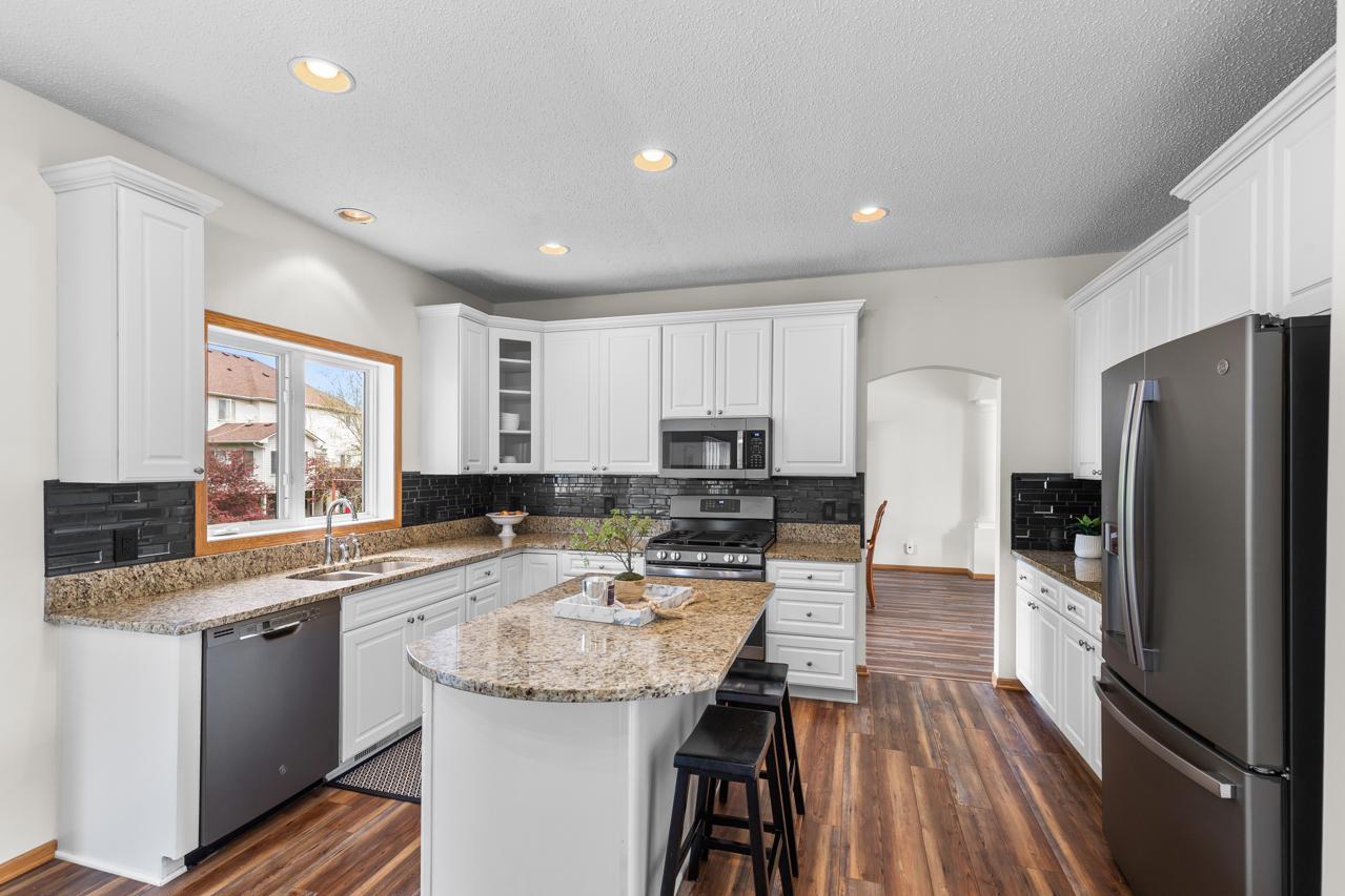 9724 Geisler Road Eden Prairie, MN 55347 - Photo 4 of 65