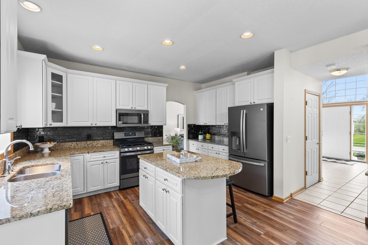 9724 Geisler Road Eden Prairie, MN 55347 - Photo 5 of 65