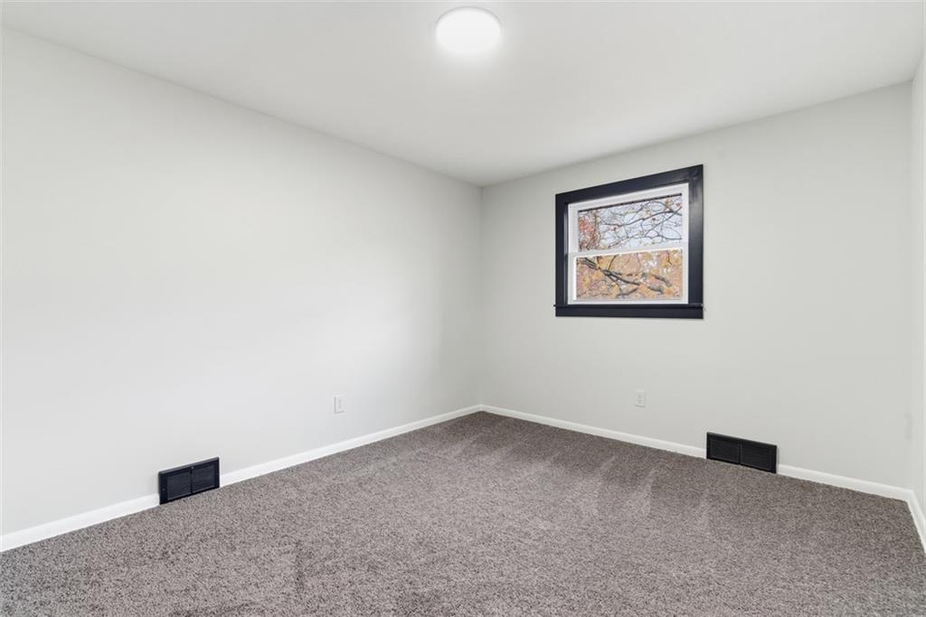 125 South Jamestown Road Coraopolis, PA 15108 - Photo 26 of 44 an empty room with a painting on the wall