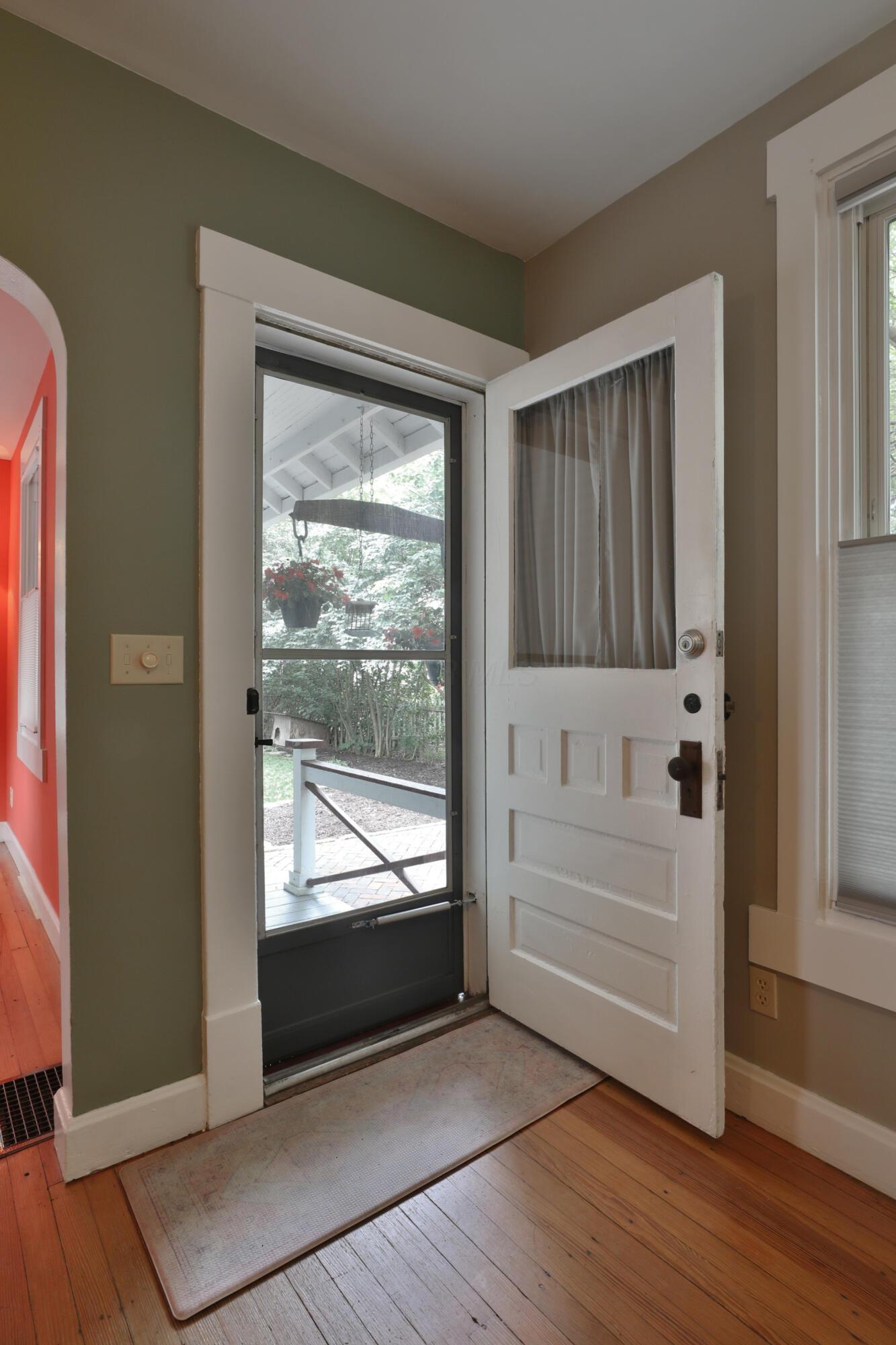 588 Midgard Road Columbus, OH 43202 - Photo 12 of 40 588-MidgardRd-09