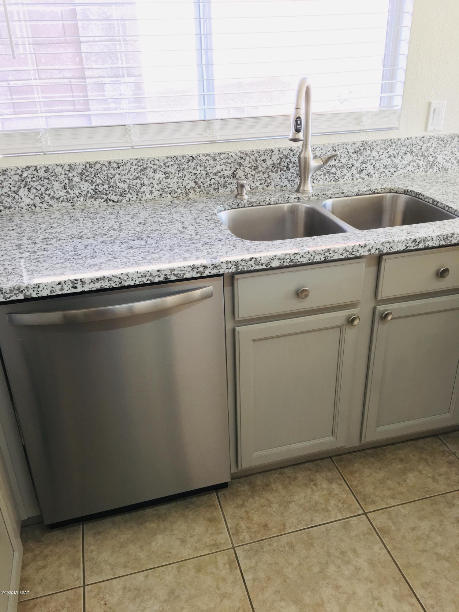 8929 East Rainsage Street Tucson, AZ 85747 - Photo 7 of 26
