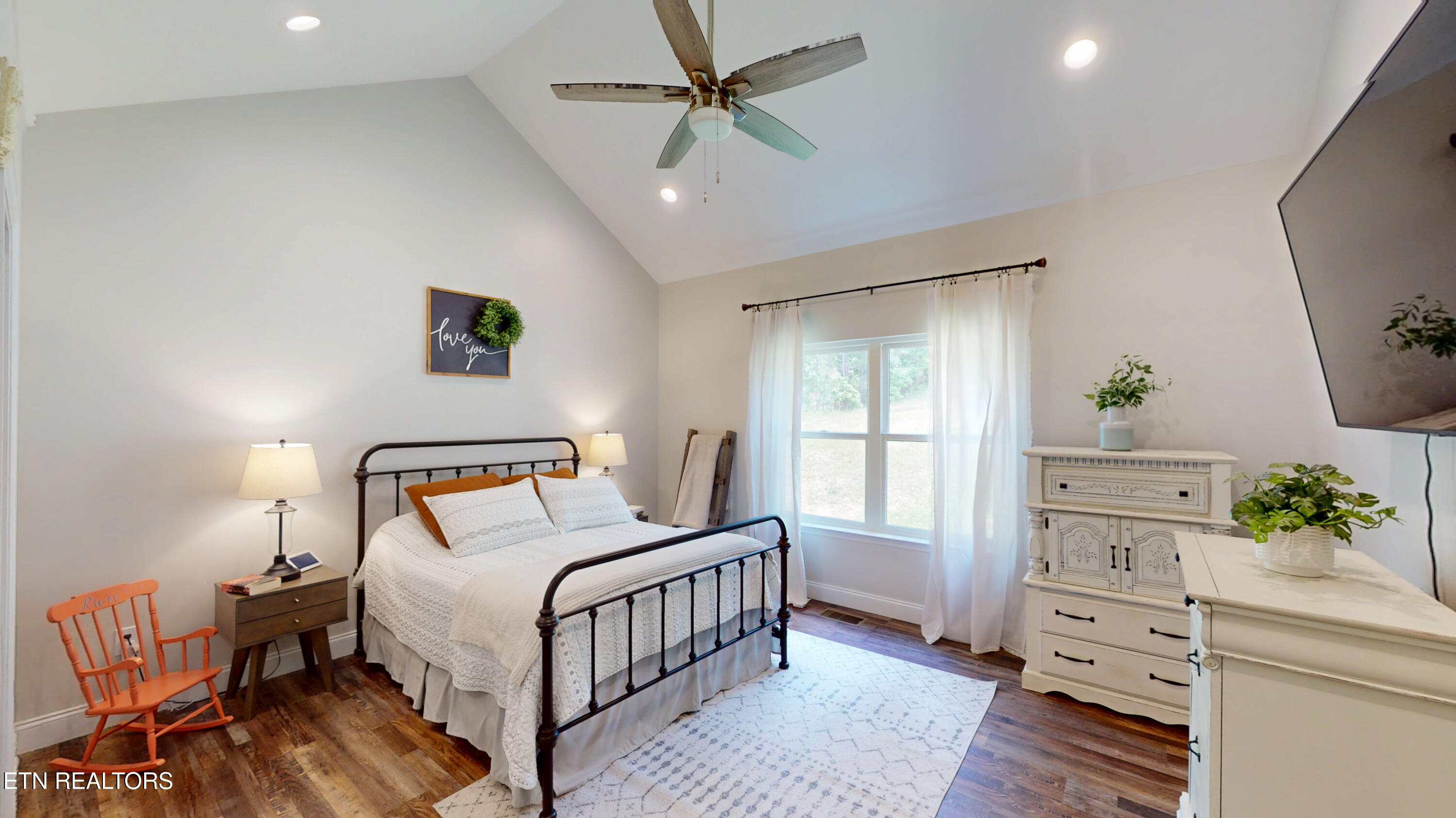 3773 Blythes Ferry Road Dayton, TN 37321 - Photo 12 of 34 11-Master Bedroom 1