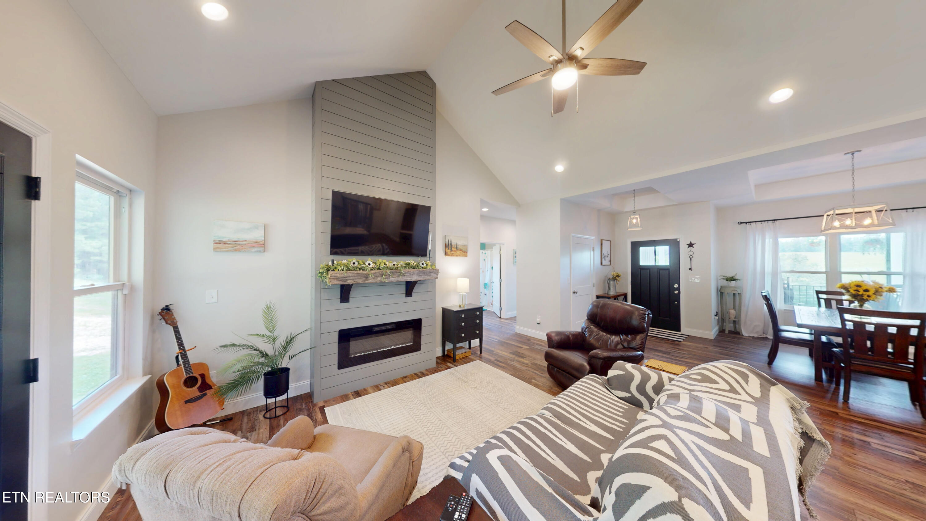 3773 Blythes Ferry Road Dayton, TN 37321 - Photo 3 of 34 3-Living Room 1