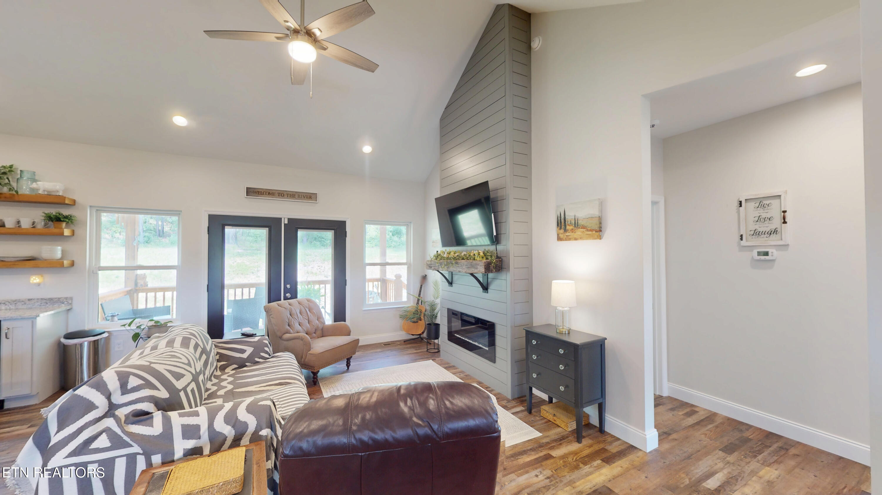 3773 Blythes Ferry Road Dayton, TN 37321 - Photo 4 of 34 4-Living Room 1.5