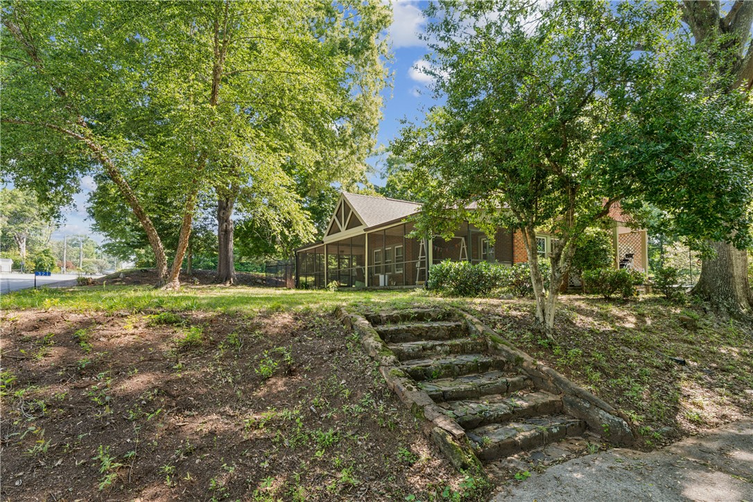 321 South Pine Street Walhalla, SC 29691 - Photo 2 of 28