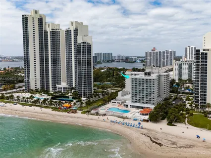 $179,900 | 19201 Collins Avenue, Unit 1109, Sunny Isles Beach, FL 33160