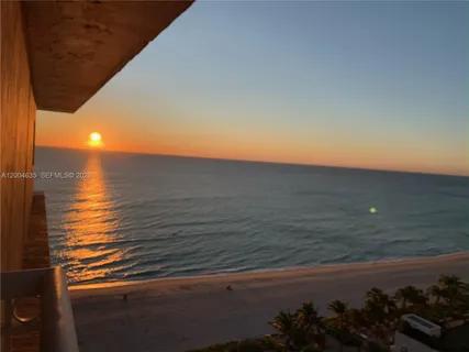 $179,900 | 19201 Collins Avenue, Unit 1109, Sunny Isles Beach, FL 33160