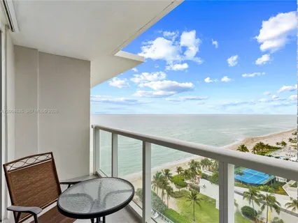 $179,900 | 19201 Collins Avenue, Unit 1109, Sunny Isles Beach, FL 33160