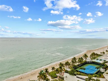 $179,900 | 19201 Collins Avenue, Unit 1109, Sunny Isles Beach, FL 33160