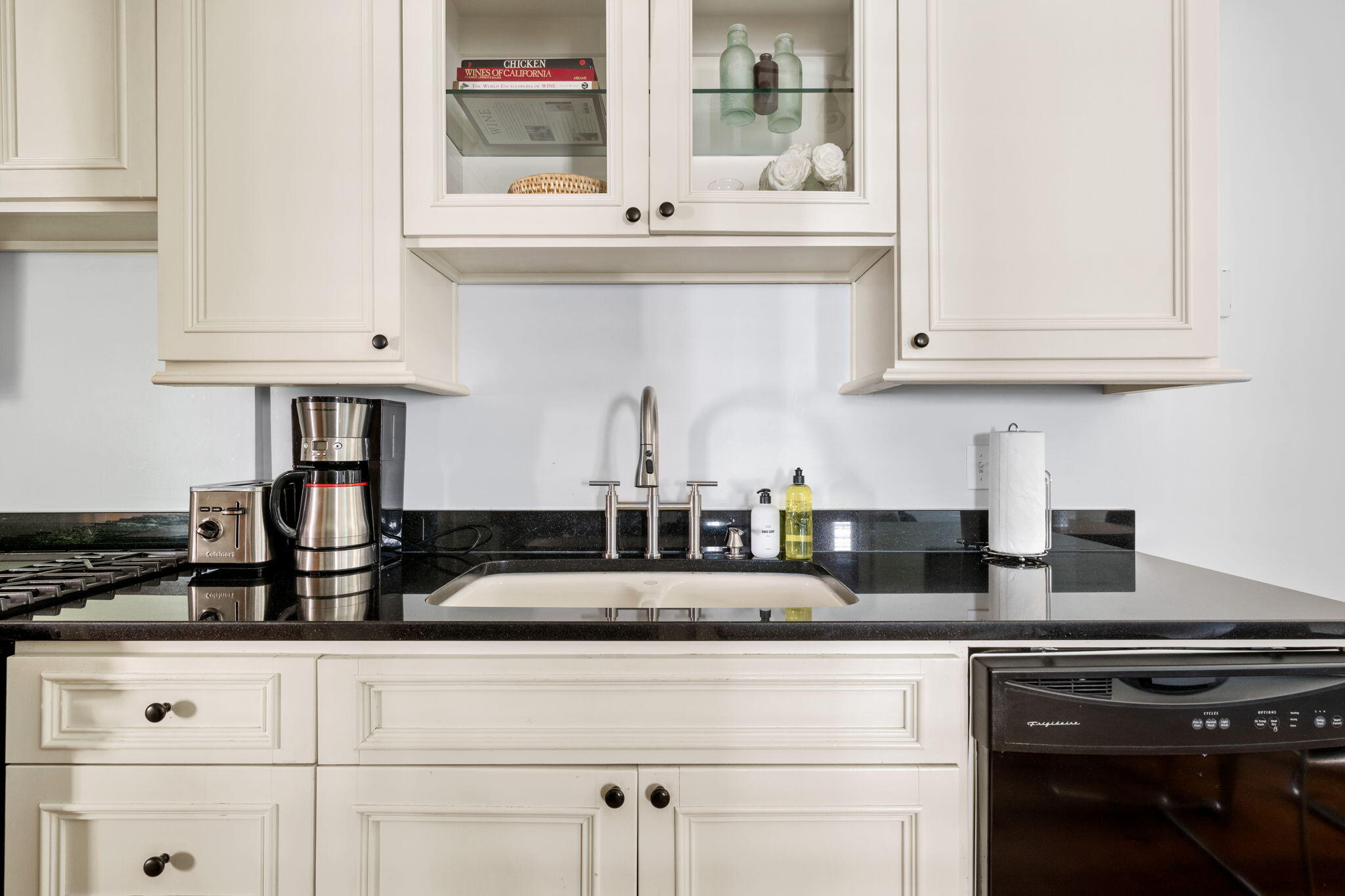 162 Spring Street, Unit A Charleston, SC 29403 - Photo 6 of 19