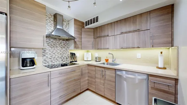 $2,750 | 600 Three Islands Boulevard, Unit 803, Hallandale Beach, FL 33009