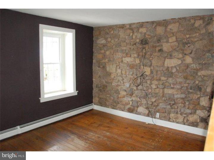 619 Ridge Road Spring City, PA 19475 - Photo 6 of 16 Living Room