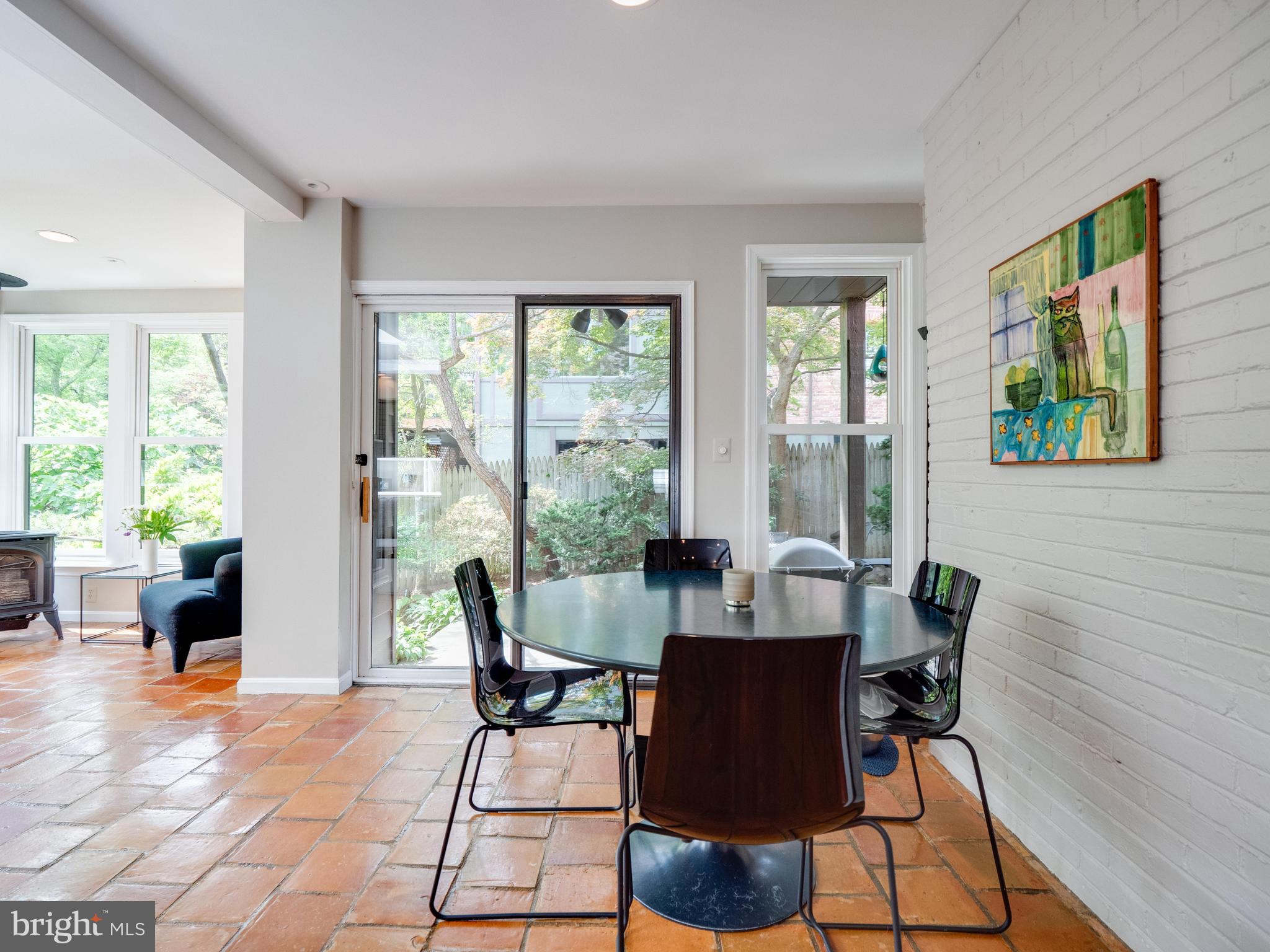 3820 Chesterbrook Road Arlington, VA 22207 - Photo 11 of 43 Casual dining off the kitchen and family room