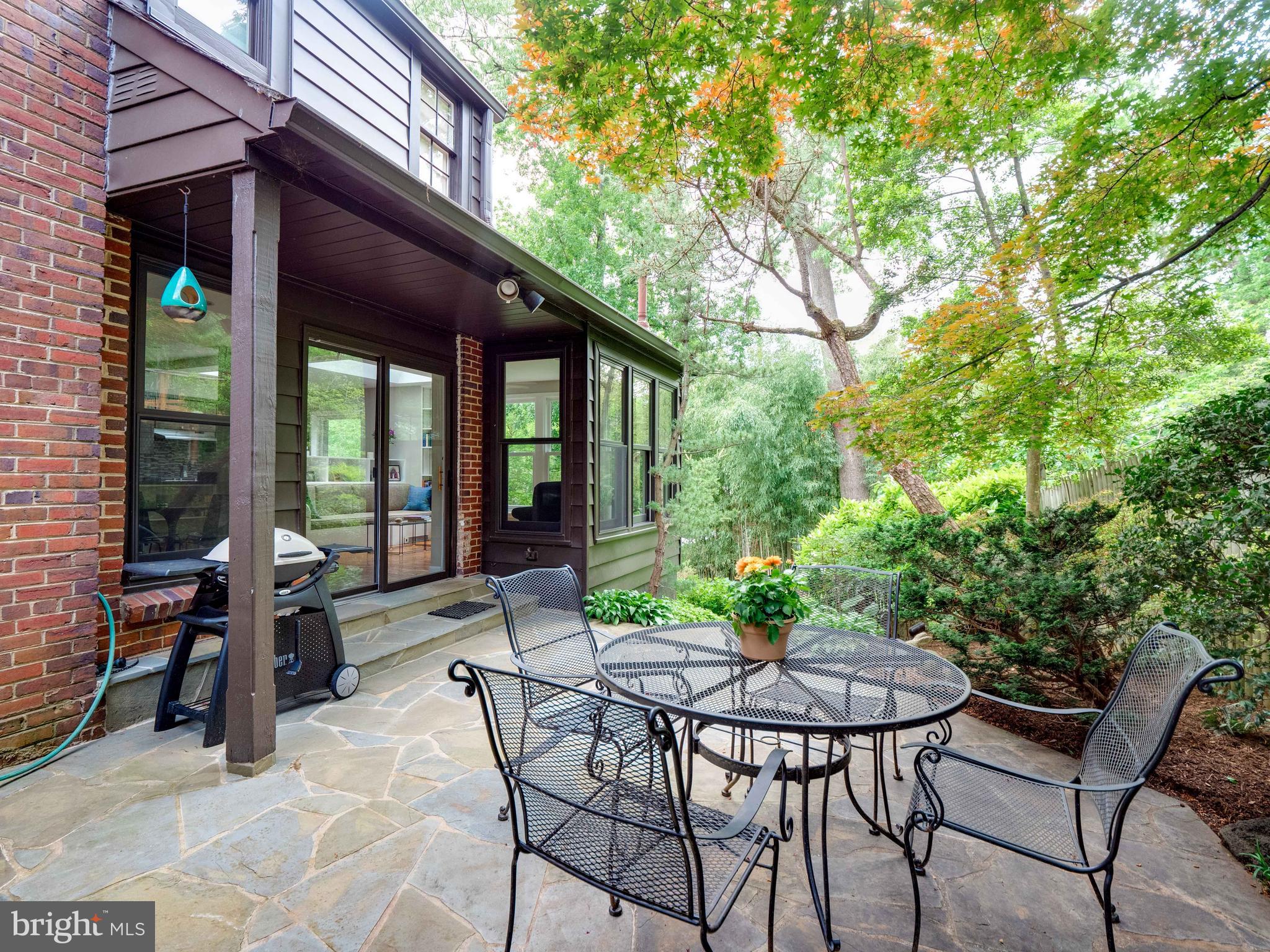 3820 Chesterbrook Road Arlington, VA 22207 - Photo 31 of 43 Side patio