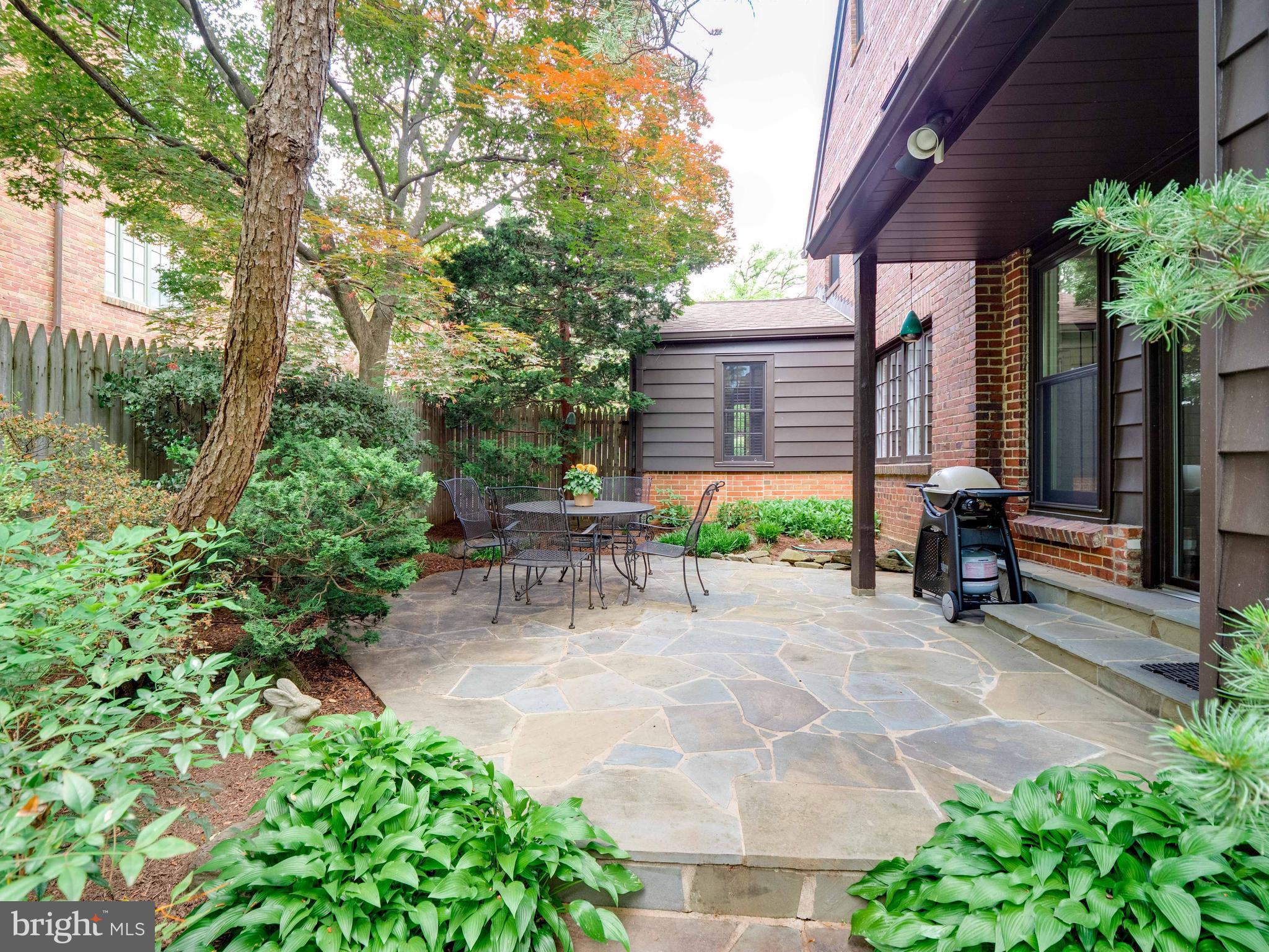 3820 Chesterbrook Road Arlington, VA 22207 - Photo 32 of 43 Another view of the side patio