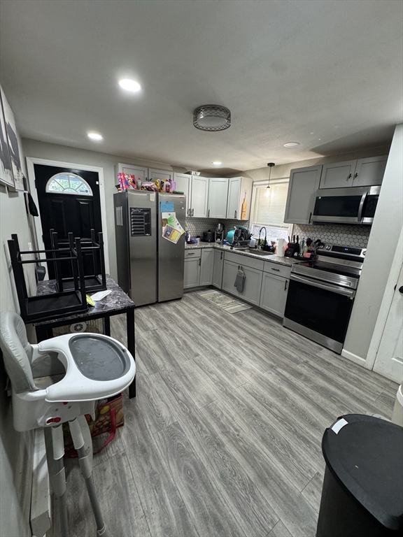 524 Goodwin Street Springfield, MA 01151 - Photo 3 of 16