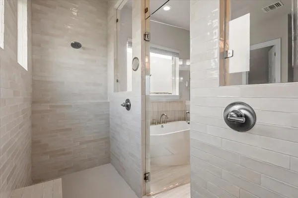 $749,000 | 200 Great Lawn Bend, Liberty Hill, TX 78642