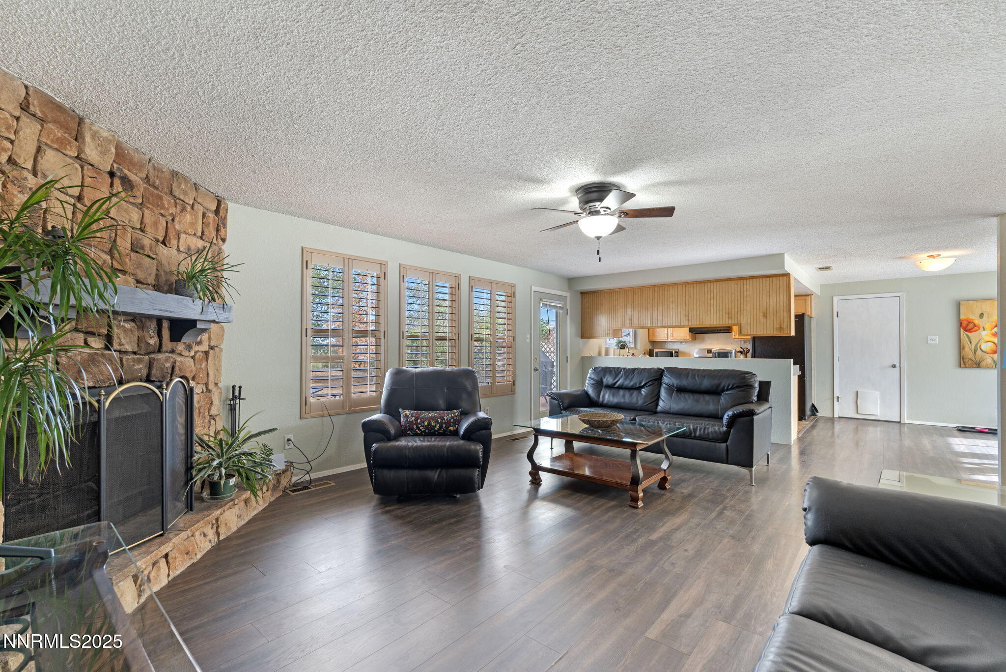 2410 Seneca Drive Reno, NV 89506 - Photo 12 of 32 Living Room