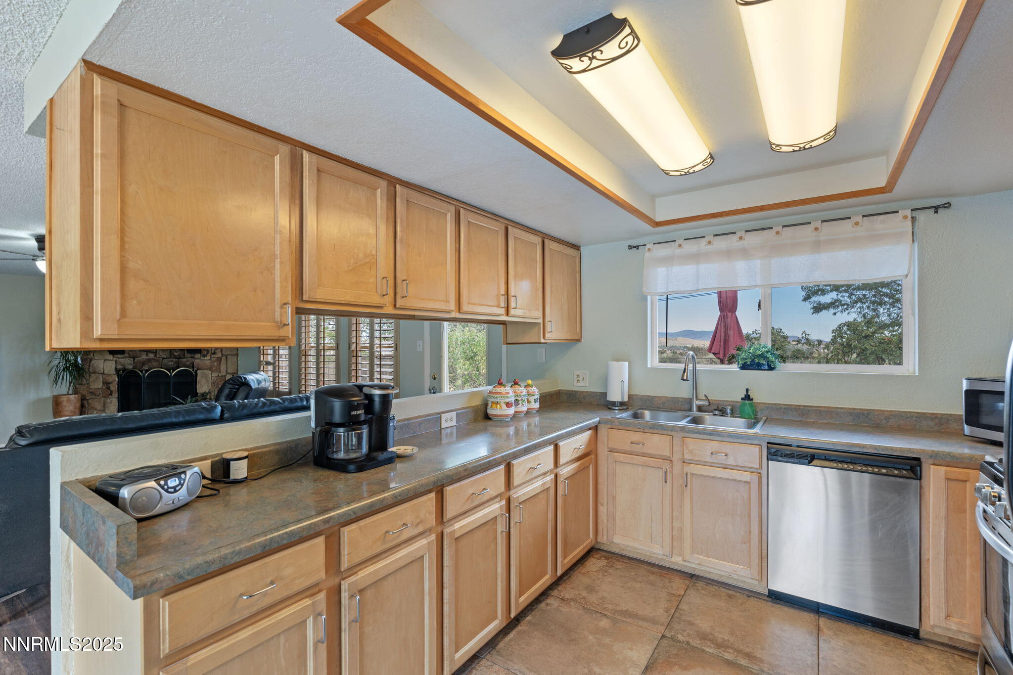 2410 Seneca Drive Reno, NV 89506 - Photo 16 of 32 Kitchen