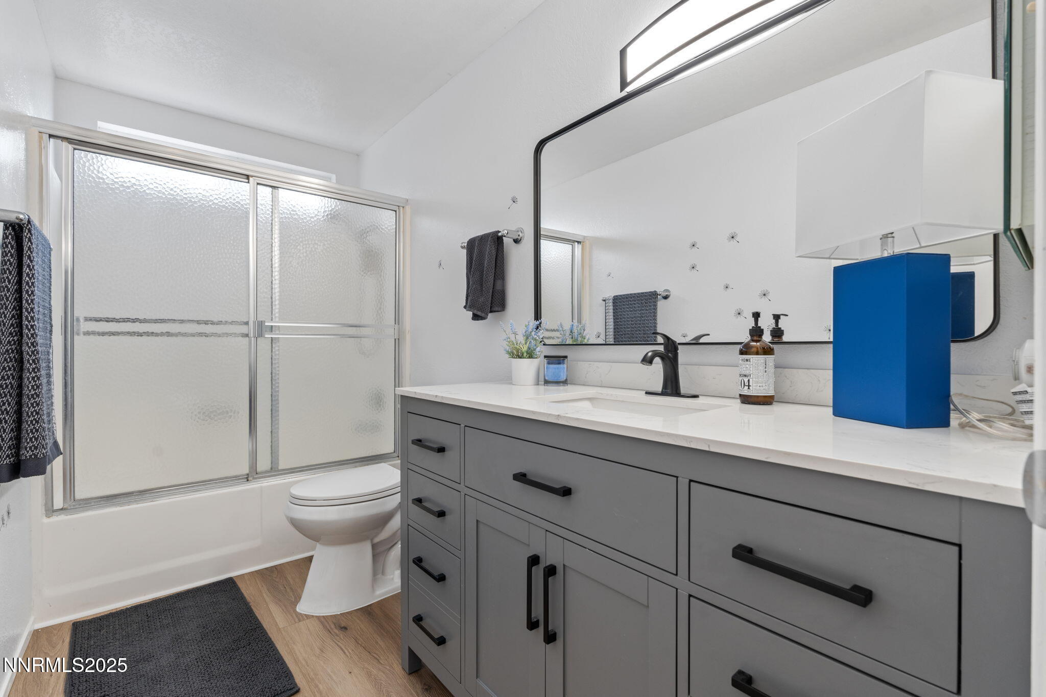 2410 Seneca Drive Reno, NV 89506 - Photo 23 of 32 Bathroom