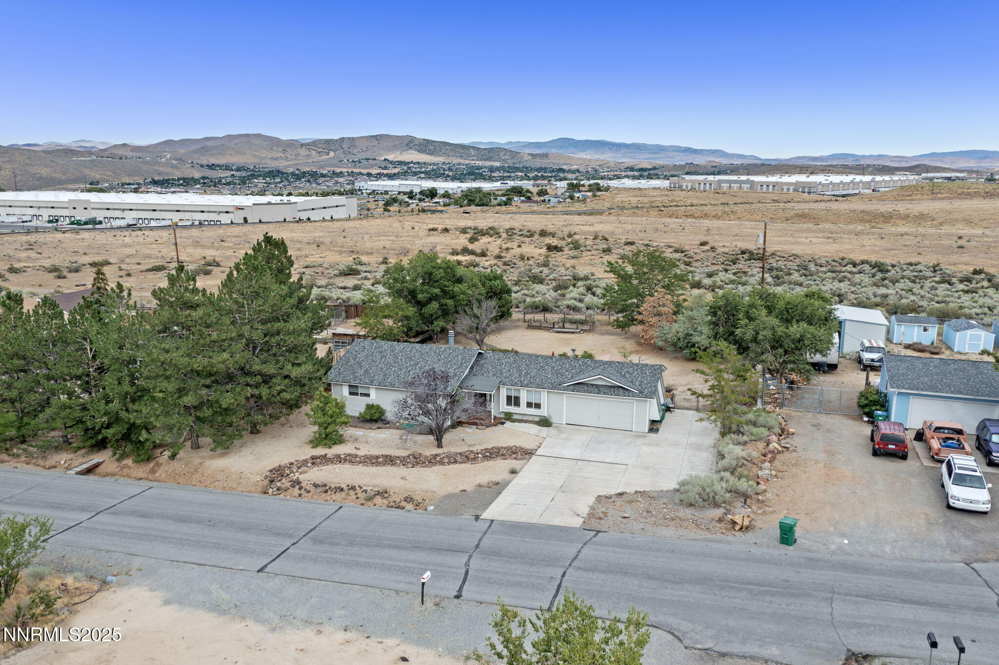 2410 Seneca Drive Reno, NV 89506 - Photo 4 of 32 Front