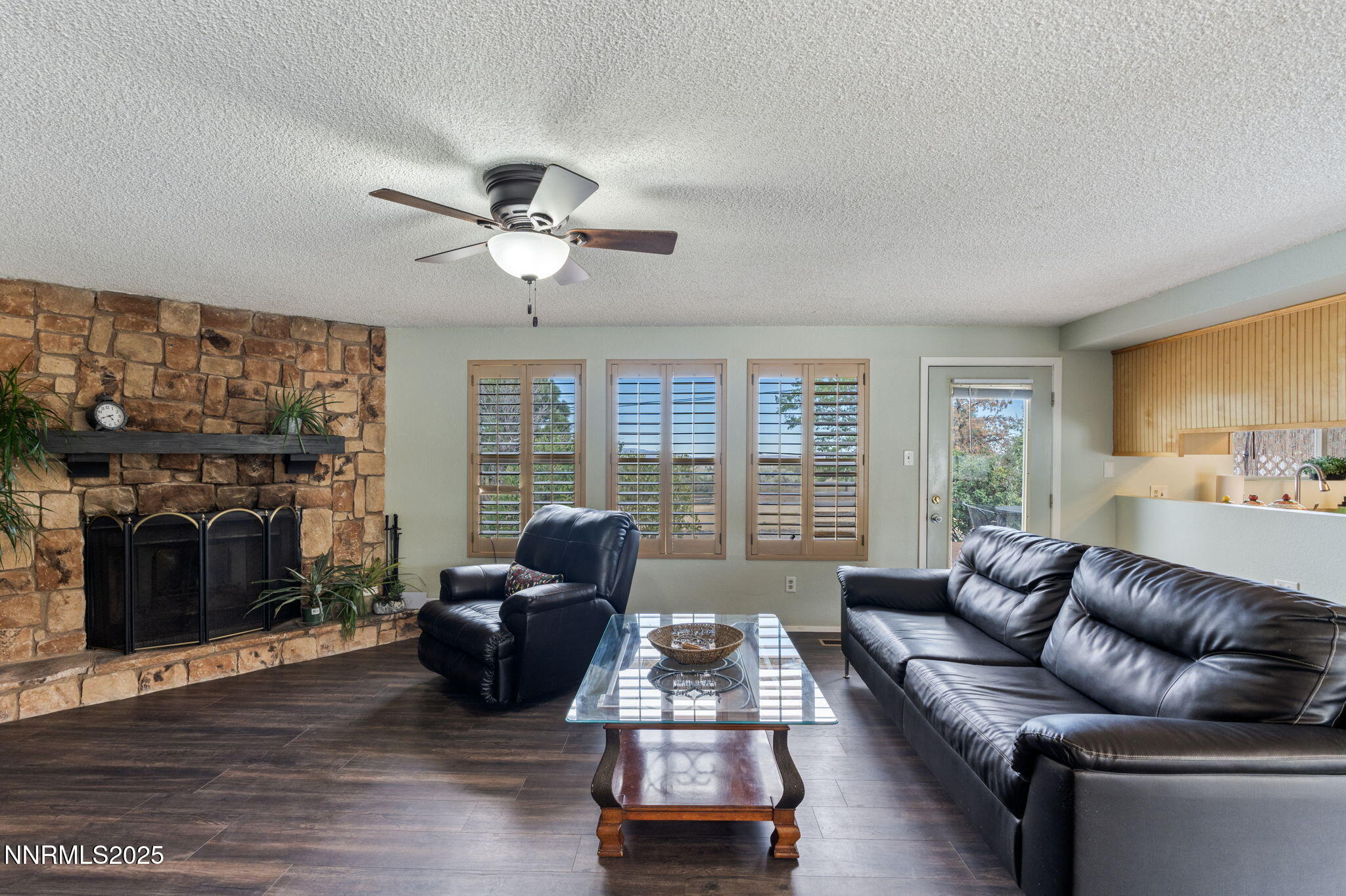 2410 Seneca Drive Reno, NV 89506 - Photo 9 of 32 Living Room