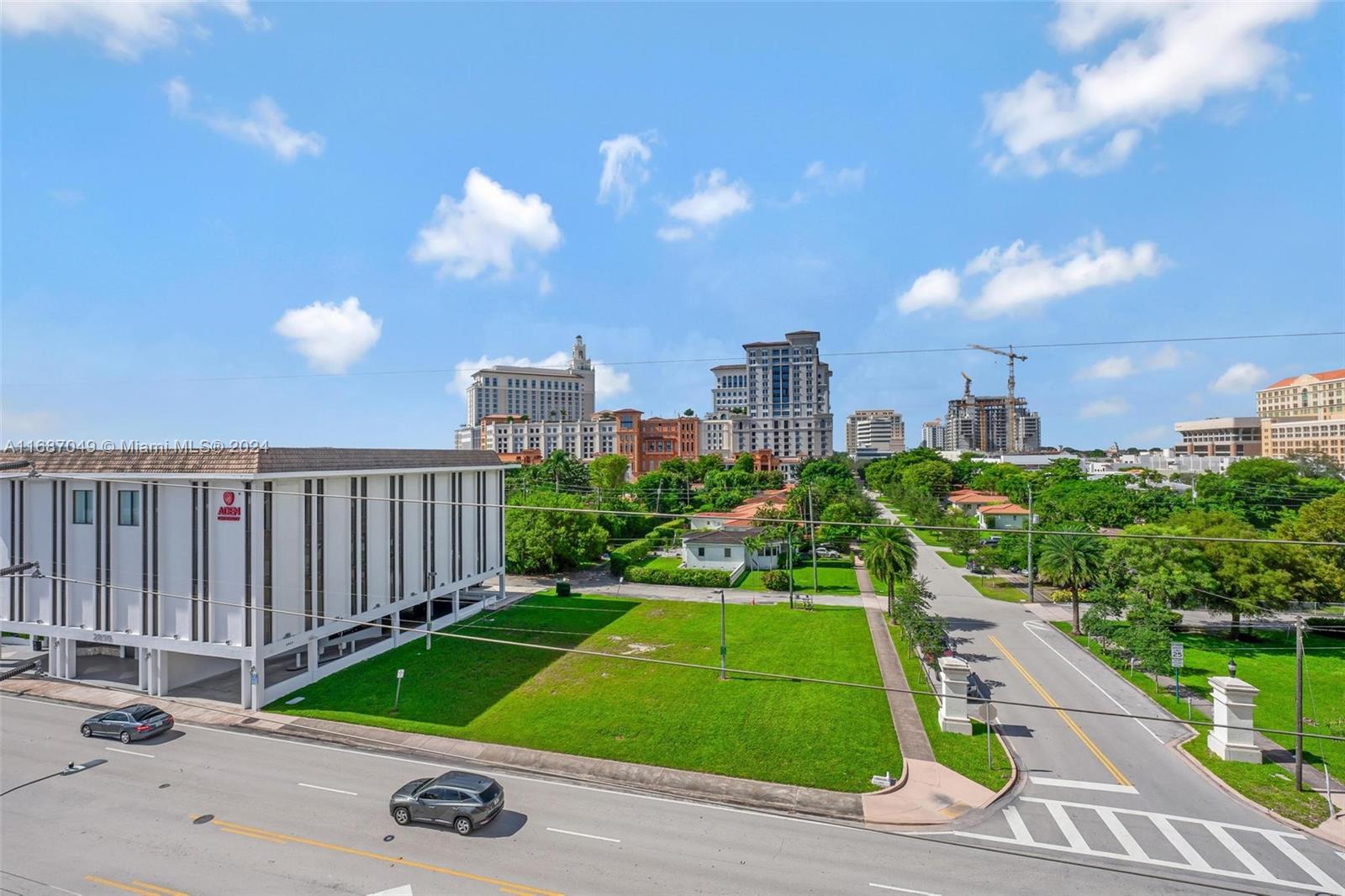 2351 Douglas Road, Unit 504 Miami, FL 33145 - Photo 39 of 41 a view of a basketball court