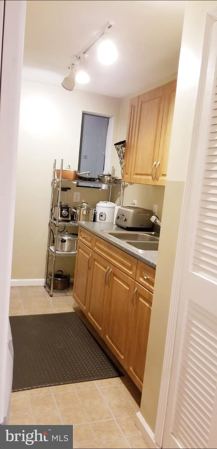 13107 Newgate Road Woodbridge, VA 22193 - Photo 21 of 26 2nd Kitchen