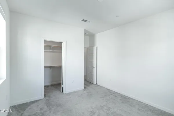 $3,975 | 611 Winchester Drive, Oxnard, CA 93036