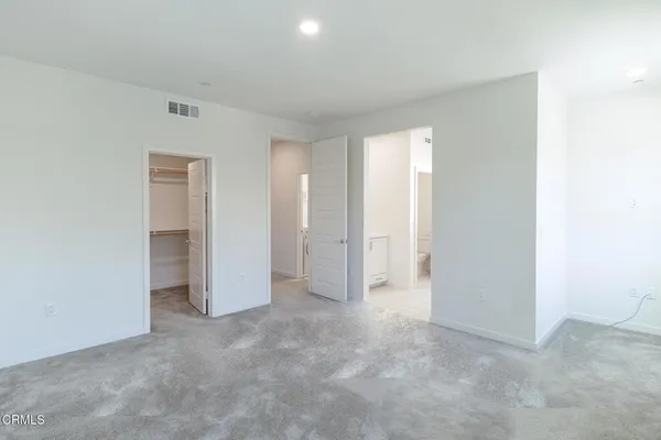 $3,975 | 611 Winchester Drive, Oxnard, CA 93036