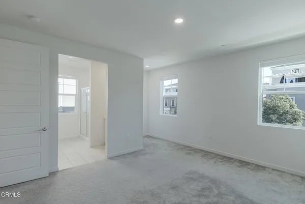 $3,975 | 611 Winchester Drive, Oxnard, CA 93036