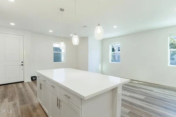 $3,975 | 611 Winchester Drive, Oxnard, CA 93036