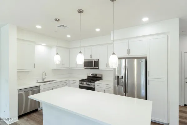 $3,975 | 611 Winchester Drive, Oxnard, CA 93036